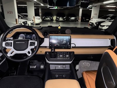 2024 LAND Rover DEFENDER photo 5