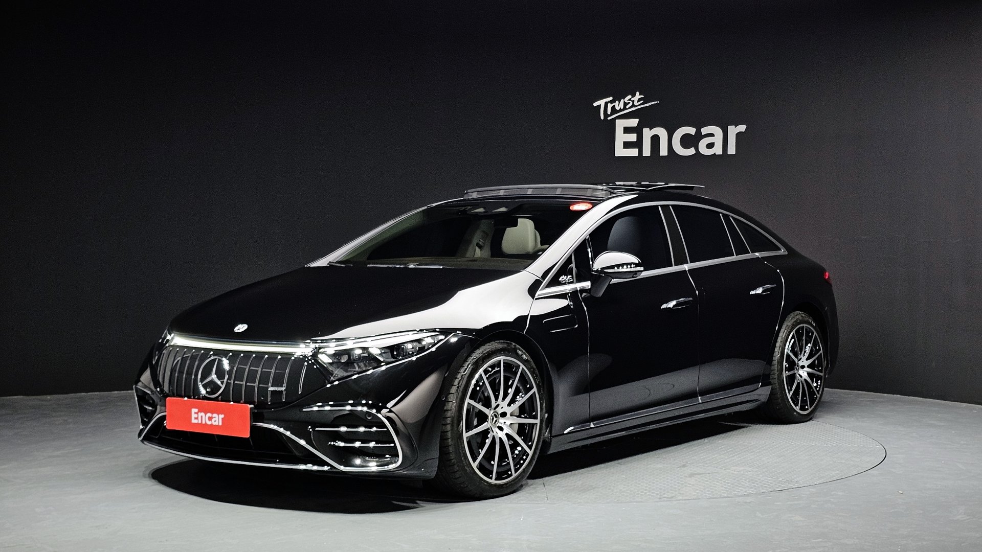 MERCEDES-BENZ EQS - View 1