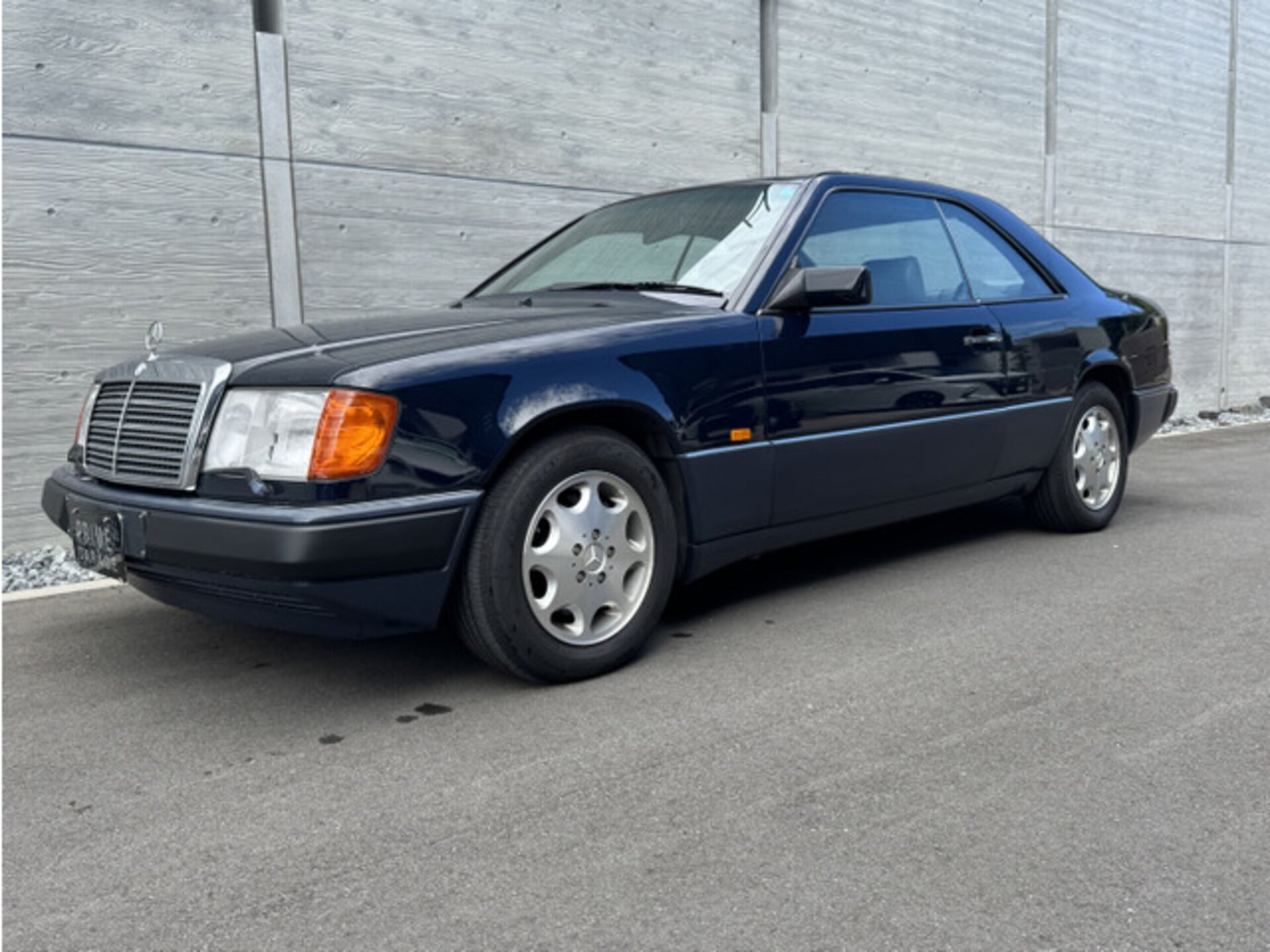 MERCEDES-BENZ MEDIUM-CLASS COUPE - View 1