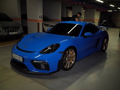 PORSCHE 718 CAYMAN