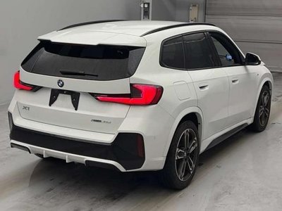 2025 BMW X1 photo 2