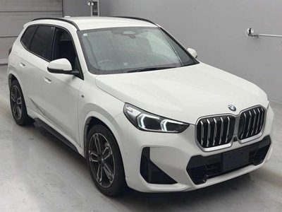 2025 BMW X1 photo 8