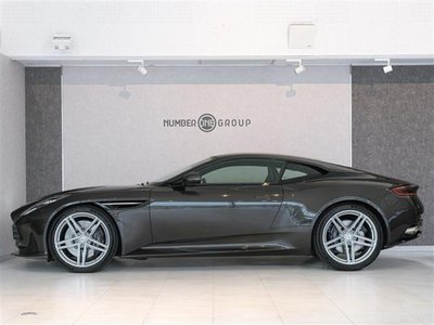 ASTON MARTIN DB12 - 6