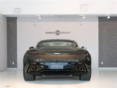 ASTON MARTIN DB12 - 3