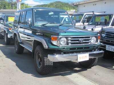 TOYOTA LAND CRUISER 70 - 3