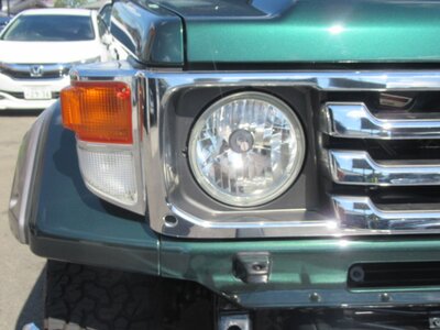 TOYOTA LAND CRUISER 70 - 9