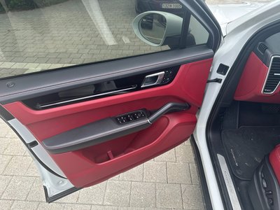 2023 Porsche CAYENNE — миниатюра 11