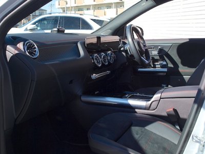 MERCEDES-BENZ EQA - 8