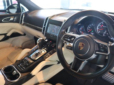 PORSCHE CAYENNE - 10