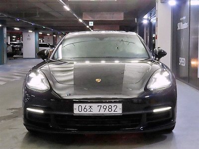 PORSCHE PANAMERA - 1