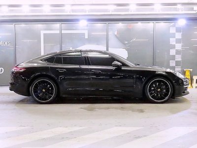 PORSCHE PANAMERA - 2