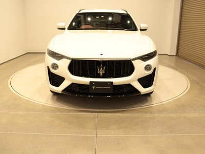 2023 Maserati LEVANTE thumbnail 13