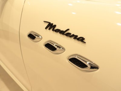 2023 Maserati LEVANTE thumbnail 15