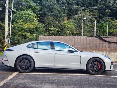 PORSCHE PANAMERA - 4