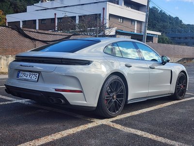 PORSCHE PANAMERA - 7