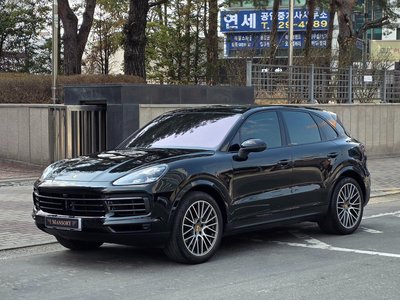 PORSCHE CAYENNE - 1
