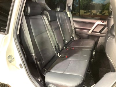 TOYOTA LAND CRUISER PRADO - 9