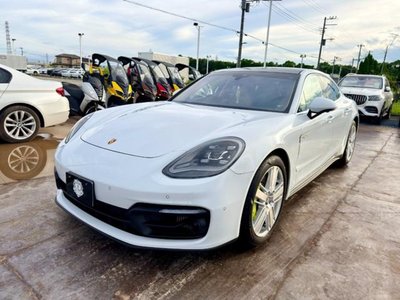 PORSCHE PANAMERA - 1