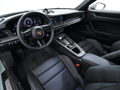 2025 Porsche 911 photo 9