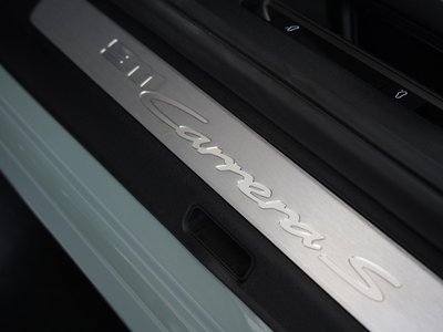 2025 Porsche 911 — миниатюра 27