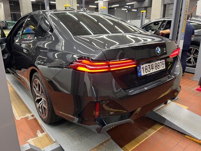 صورة 2 لـ 2023 BMW 5 SERIES