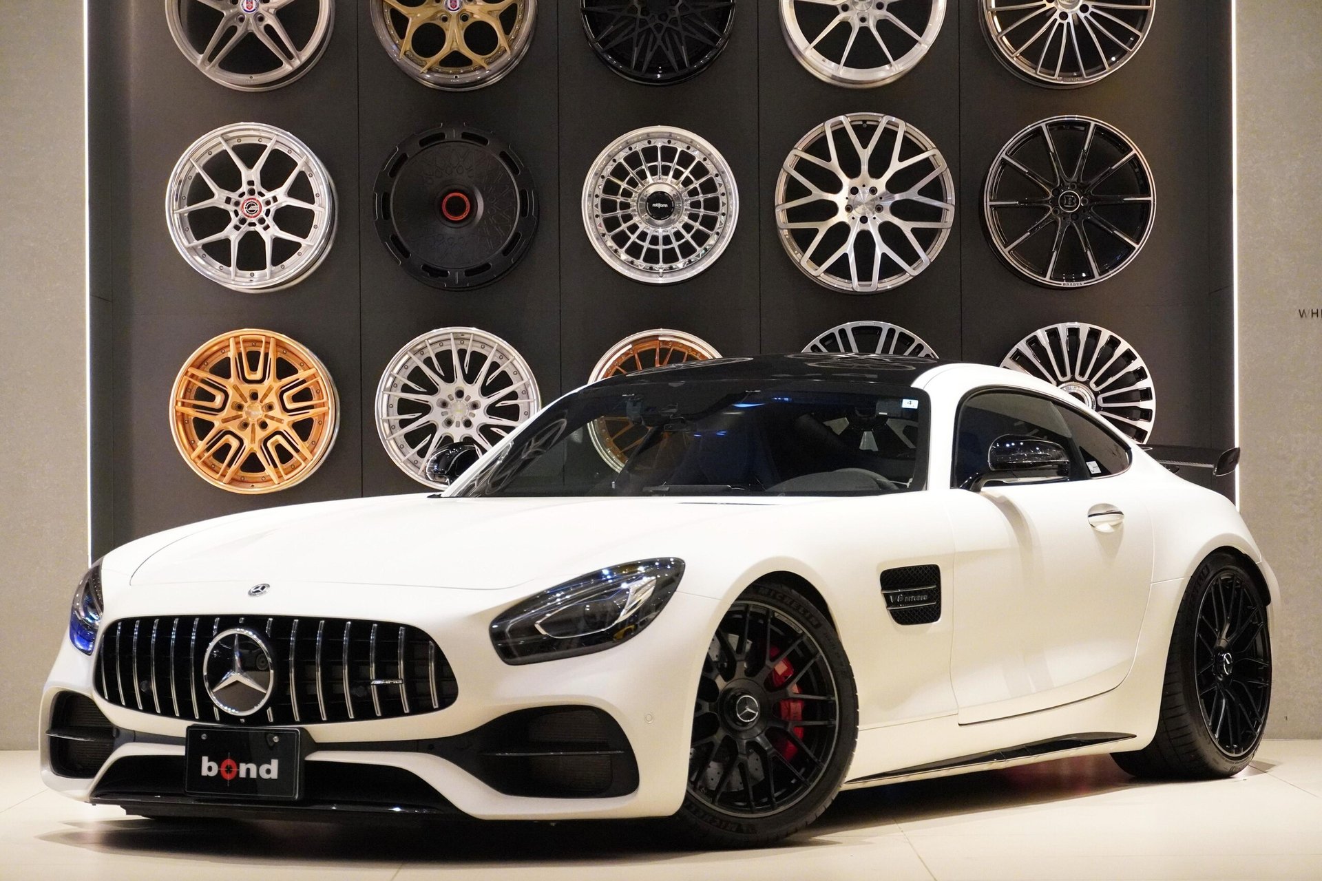 MERCEDES-BENZ GT AMG - View 1