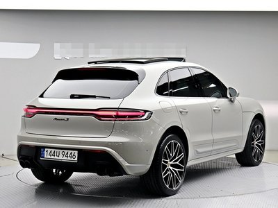 PORSCHE MACAN - 5