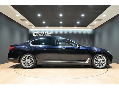 BMW 7 SERIES - 10