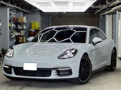 2017 Porsche PANAMERA 照片 1