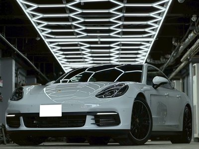 2017 Porsche PANAMERA 照片 4
