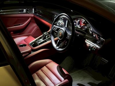 2017 Porsche PANAMERA 缩略图 18
