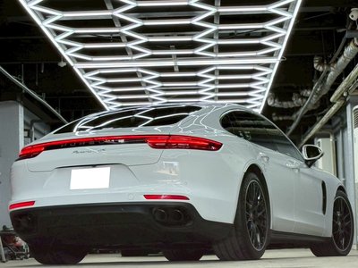 2017 Porsche PANAMERA 照片 5