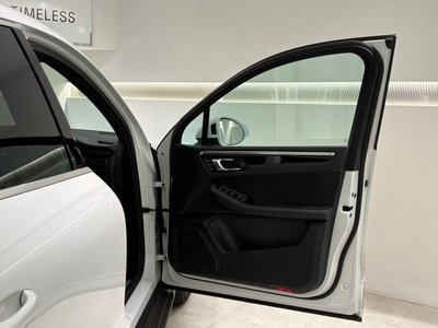 صورة 8 لـ 2020 Porsche MACAN