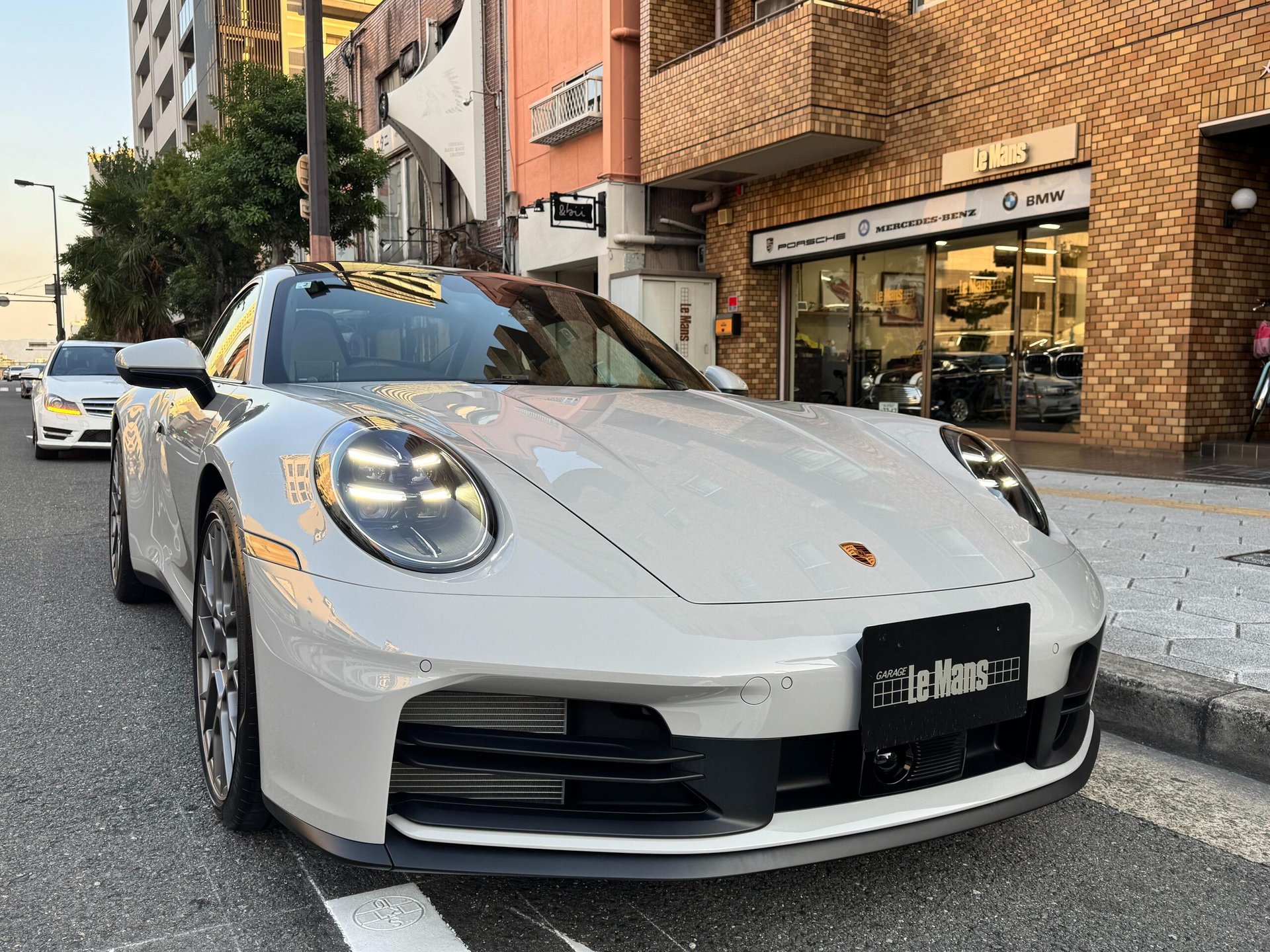 PORSCHE 911 - View 1