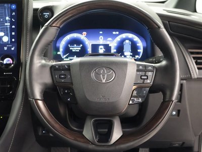2024 Toyota ALPHARD photo 6