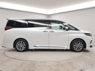 2024 Toyota ALPHARD photo 2