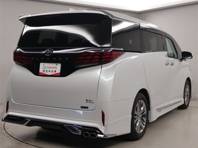 2024 Toyota ALPHARD photo 3