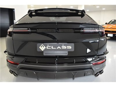 2024 Lamborghini URUS photo 5