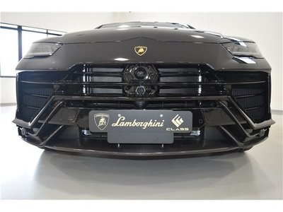 2024 Lamborghini URUS photo 1