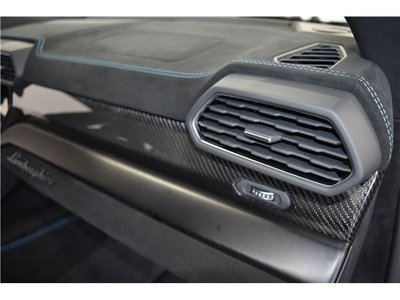 2024 Lamborghini URUS thumbnail 35