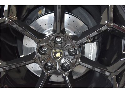 2024 Lamborghini URUS thumbnail 22