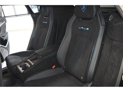 2024 Lamborghini URUS thumbnail 47