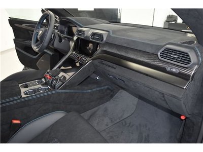 2024 Lamborghini URUS thumbnail 32