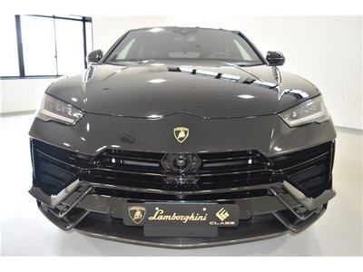 2024 Lamborghini URUS photo 6