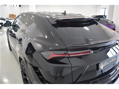 2024 Lamborghini URUS thumbnail 16