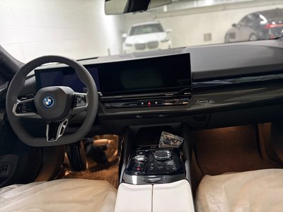 2025 BMW 5 SERIES 缩略图 20