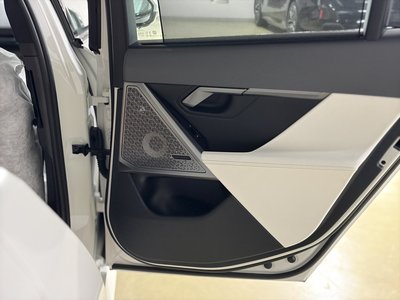 2025 BMW 5 SERIES 照片 6