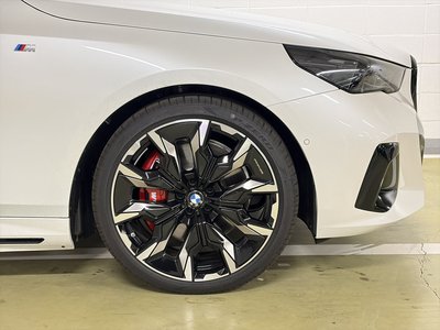 2025 BMW 5 SERIES 照片 10