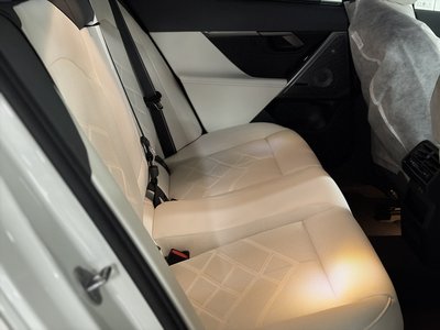 2025 BMW 5 SERIES 照片 7
