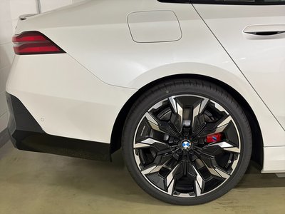 2025 BMW 5 SERIES 缩略图 11